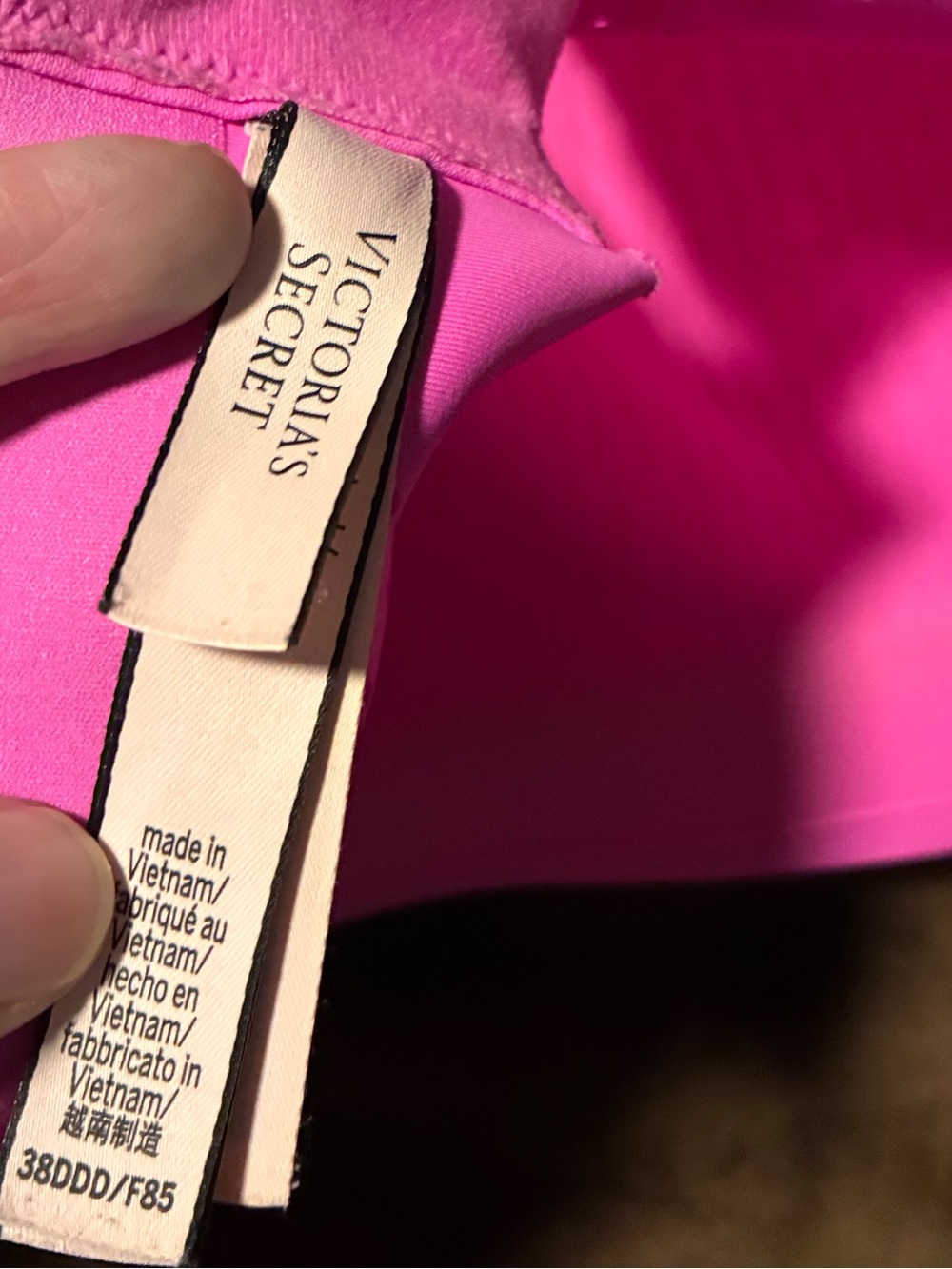 Victoria's Secret Smooth Hot Pink Wireless Bra, size 38DDD - Picture 4 of 4